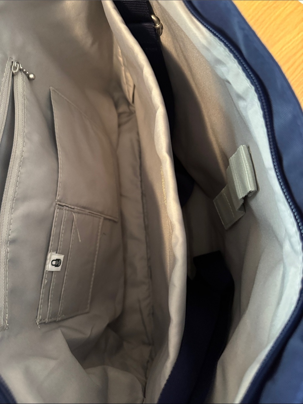 Baggallini Computer Bag - Picture 5 of 8